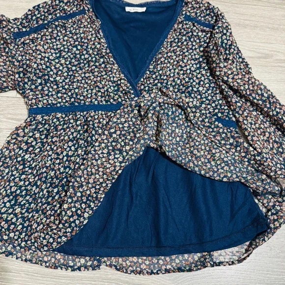 Cottagecore Fairy Blouse M Navy Blue Ditsy Floral Surplice V-Neck Peplum Boho - Picture 13 of 14